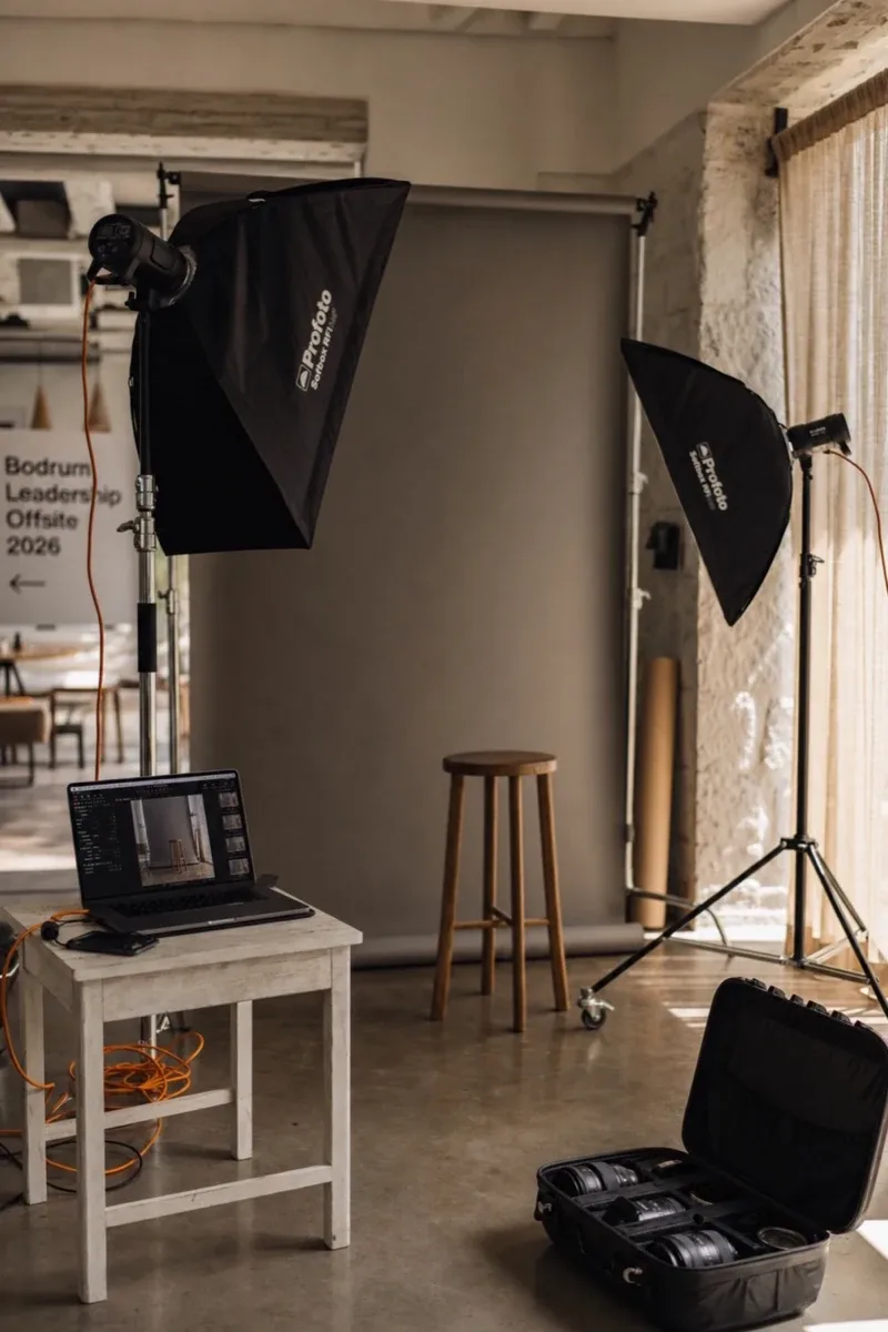 Studio portrait mobile installé lors d'un événement corporate à Bodrum pour des portraits de dirigeants